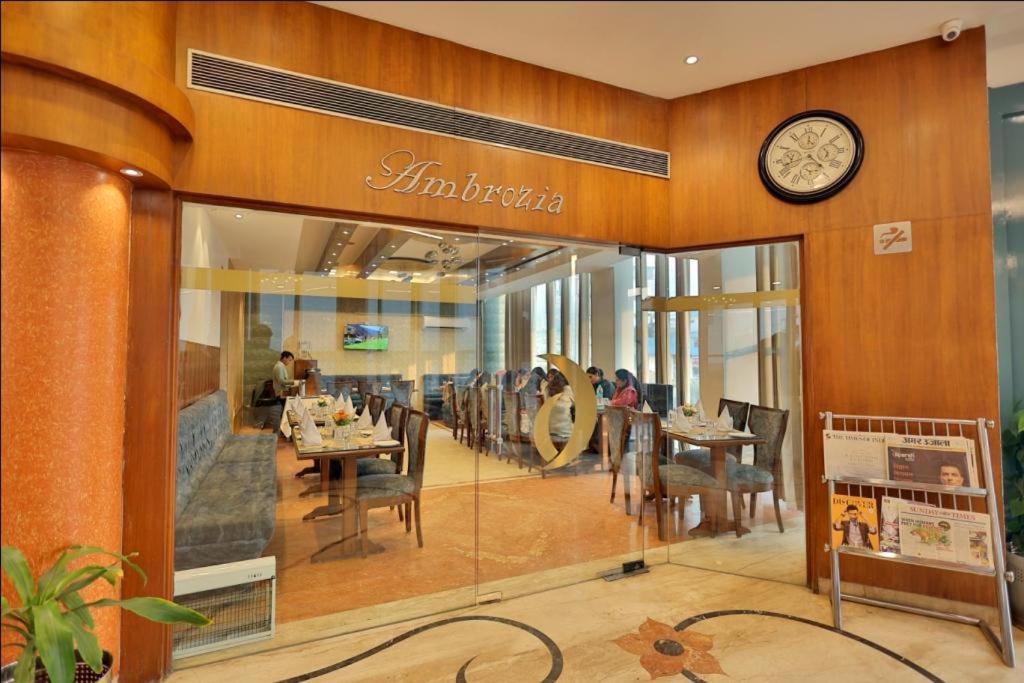 Hotel The Amaris Рішикеш Екстер'єр фото