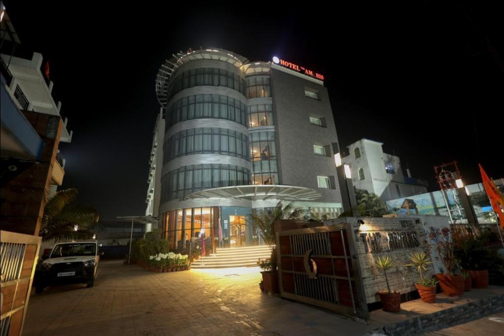 Hotel The Amaris Рішикеш Екстер'єр фото