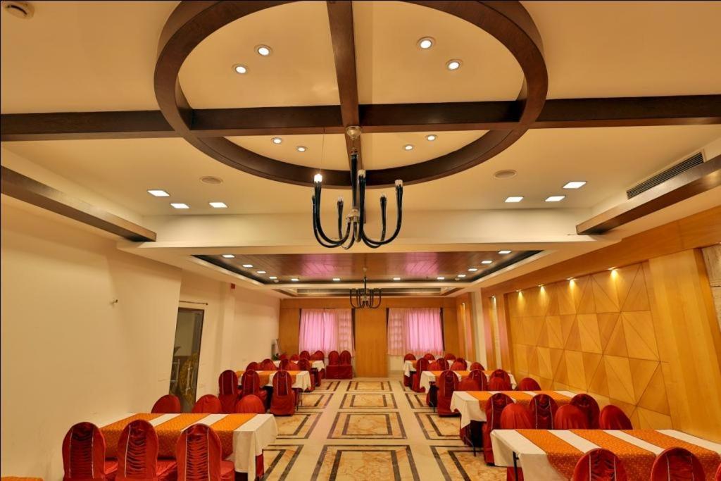 Hotel The Amaris Рішикеш Екстер'єр фото