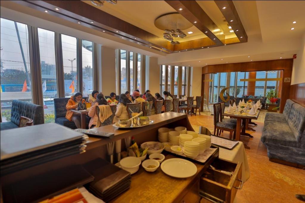 Hotel The Amaris Рішикеш Екстер'єр фото